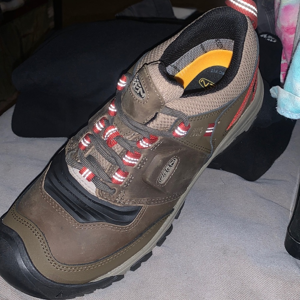 Keen Bellow Flex (Brand New never worn)